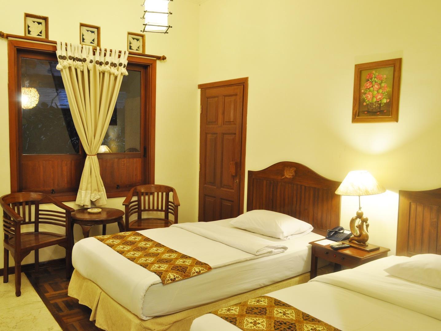 Bukit Daun Hotel And Resort Kediri  Exterior foto