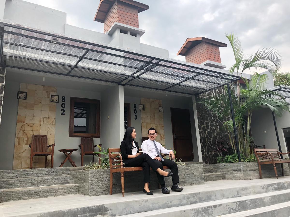 Bukit Daun Hotel And Resort Kediri  Exterior foto