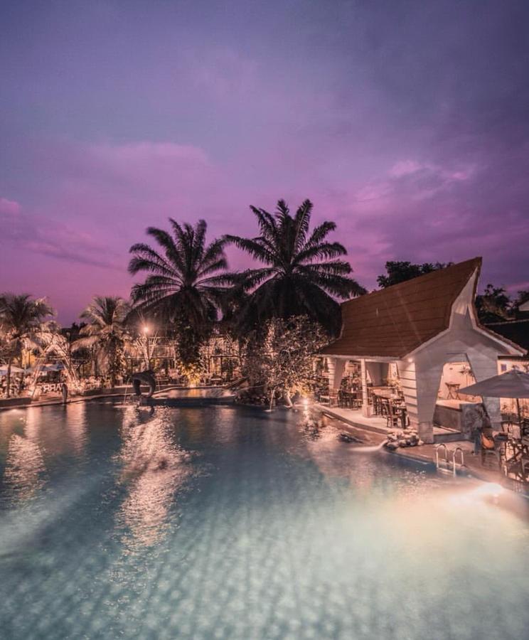 Bukit Daun Hotel And Resort Kediri  Exterior foto