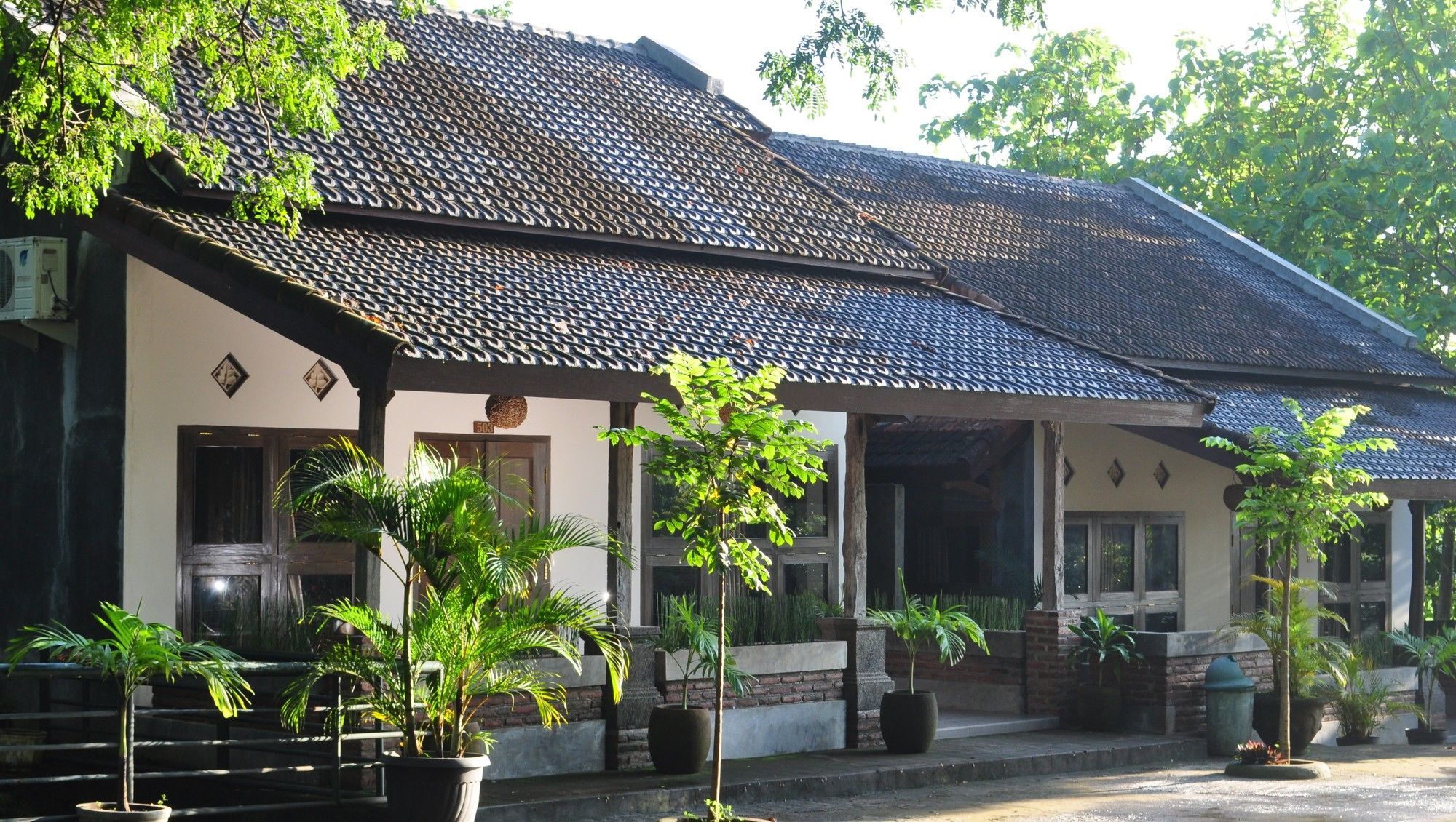 Bukit Daun Hotel And Resort Kediri  Exterior foto
